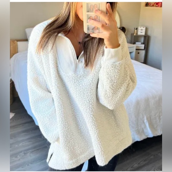 aerie Sweaters - Aerie White Sherpa Quarter Zipup Teddy Jacket